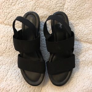 Platform black sandals